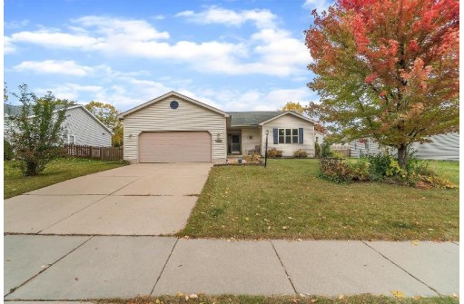 1316 Swordleaf Ln, Sun Prairie, WI 53590