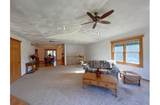 287 Carbil Rd, Muscoda, WI 53573