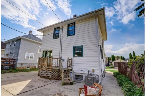 1513 Carrington St, Janesville, WI 53545