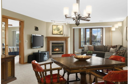 5379 Mariners Cove Dr 509, Madison, WI 53704