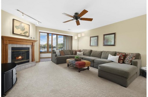 5379 Mariners Cove Dr 509, Madison, WI 53704
