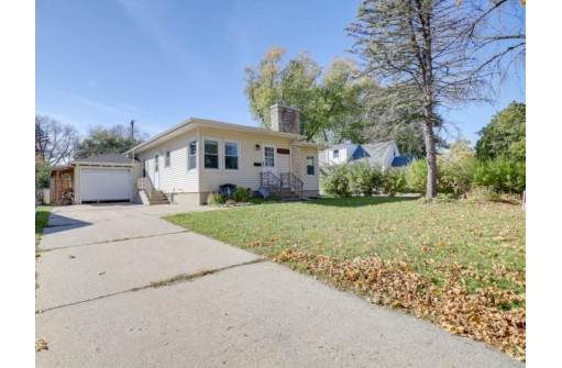 3741 Clover Ln, Madison, WI 53714