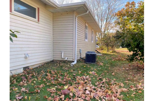 510 S Buchanan St, Prairie Du Chien, WI 53821