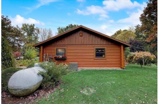 7010 Hwy 19, Waunakee, WI 53597