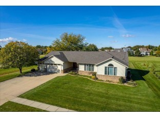 334 Fairway Cir Edgerton, WI 53534