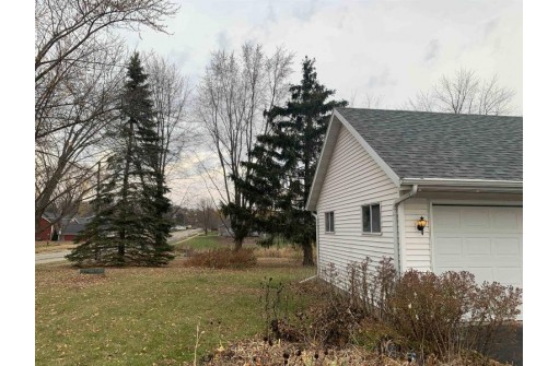 804 E Holum St, DeForest, WI 53532