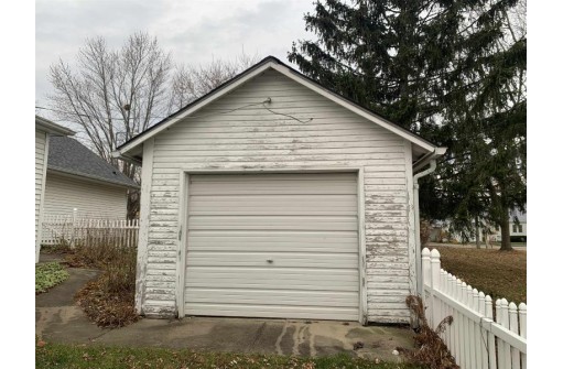 804 E Holum St, DeForest, WI 53532