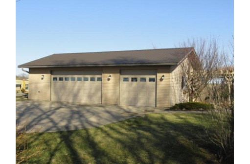 E2807 N Ridge Rd, Genoa, WI 54632