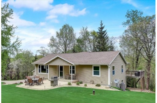 2249 Hwy 92, Mount Horeb, WI 53572