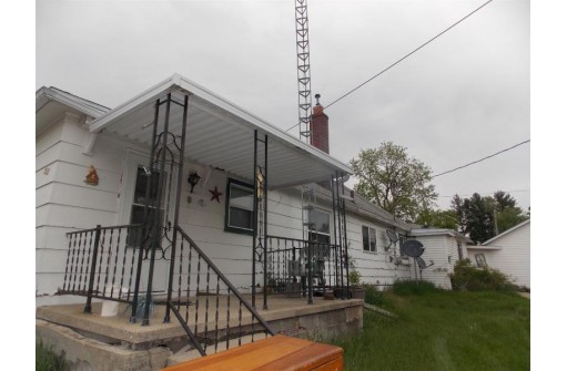 523 W High St, Shullsburg, WI 53586