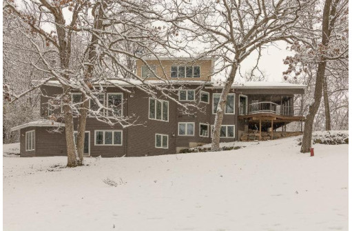 3037 Hillside Tr, Cross Plains, WI 53528