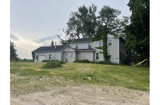 8696 Grams Rd, Ripon, WI 54971