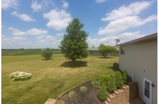 3775 County Road J, Benton, WI 53803