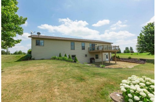 3775 County Road J, Benton, WI 53803