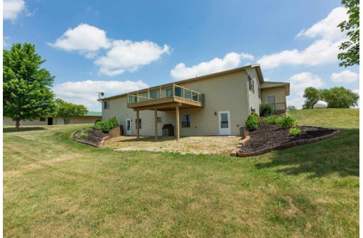 3775 County Road J, Benton, WI 53803