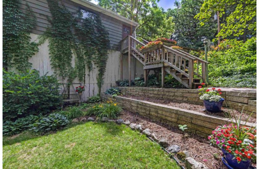 5114 Lake Mendota Dr, Madison, WI 53705