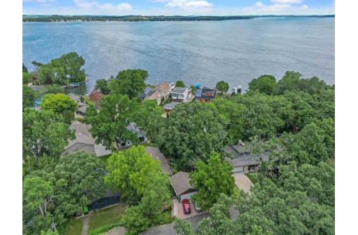 5114 Lake Mendota Dr, Madison, WI 53705