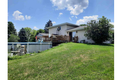 212 Na Wata Cir, Fox Lake, WI 53933