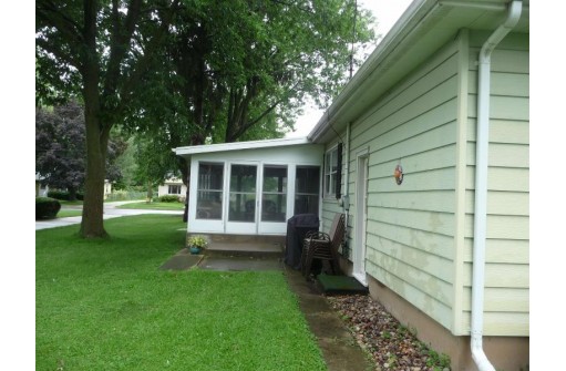 174 Roland St, Sun Prairie, WI 53590