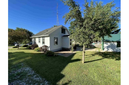 419 Carroll St, Portage, WI 53901