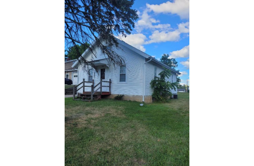 105 Level St, Ridgeway, WI 53582