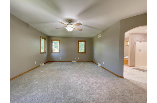 2113 Shafer Dr, Fitchburg, WI 53711