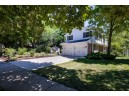 302 Glacier Dr, Madison, WI 53705