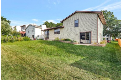 6246 Sandsnes Ln, Madison, WI 53719