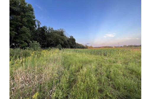 22 AC Hwy 127, Portage, WI 53901