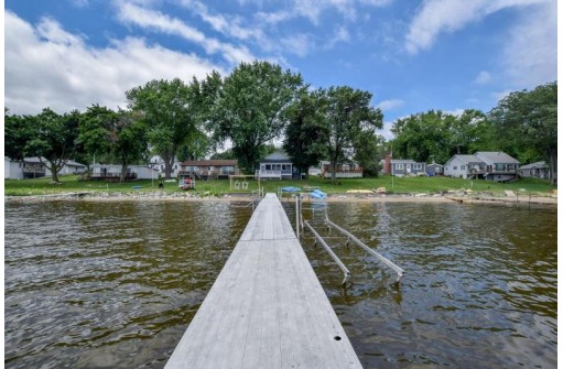 W8583 E Lake Dr, Fort Atkinson, WI 53538