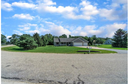 3914 Harvest View Dr, Janesville, WI 53548