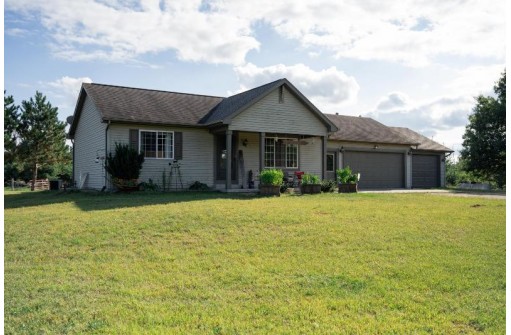 W5575 Bills Ln, Necedah, WI 54646