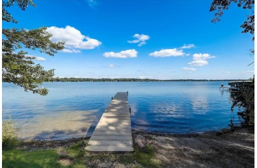 N6809 Canter Ct, Lake Mills, WI 53551