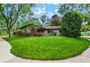 7405 Whitacre Rd /325 Oldfield Rd, Madison, WI 53717