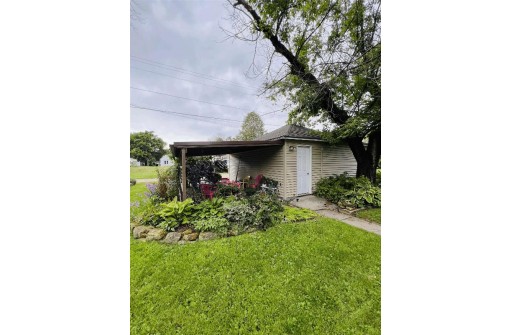 111 N Iowa St, Muscoda, WI 53573-9244