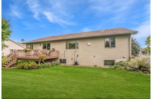 713 Leeward Ln, Oregon, WI 53575