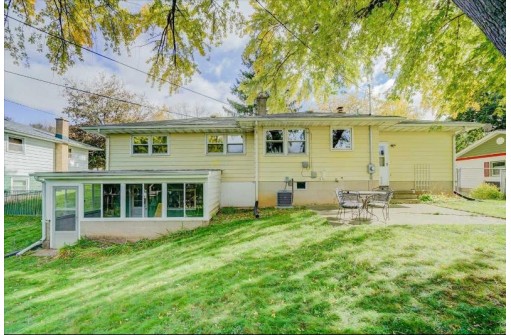 506 Acewood Blvd, Madison, WI 53714