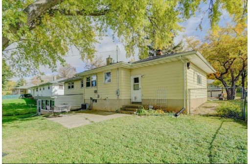 506 Acewood Blvd, Madison, WI 53714