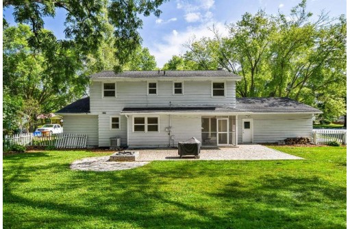 3114 Ashford Ln, Madison, WI 53713