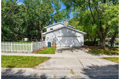 3114 Ashford Ln, Madison, WI 53713