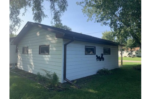 302 E 5th Ave, Brodhead, WI 53520