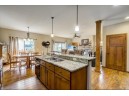 9001 Pine Hollow Pl, Verona, WI 53593