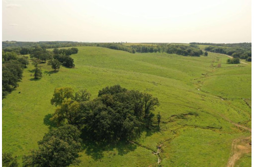 427+- ACRES County Road E, Livingston, WI 53554