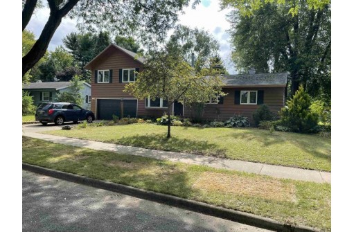 5937 Meadowood Dr, Madison, WI 53711