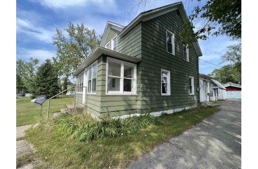 116 N Cedar St, Adams, WI 53934