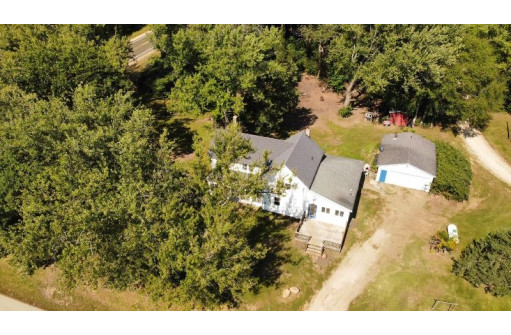 W8190 Phillips Rd, Poynette, WI 53955