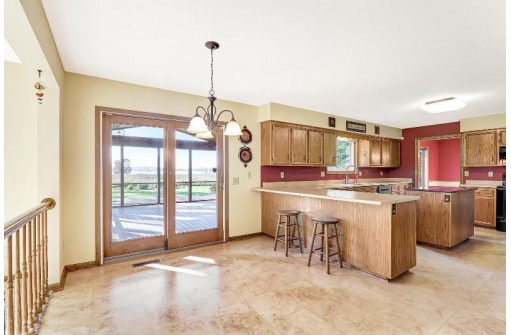 5401 Marsh Woods Dr, McFarland, WI 53558