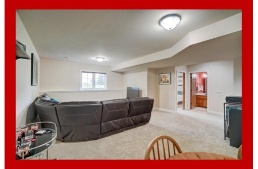 4885 Highwood Cir, Middleton, WI 53562