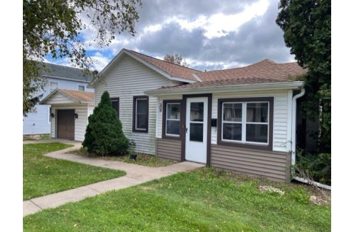 309 W Fountain St, Dodgeville, WI 53533