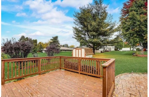 583 Riverview Dr, Marshall, WI 53559